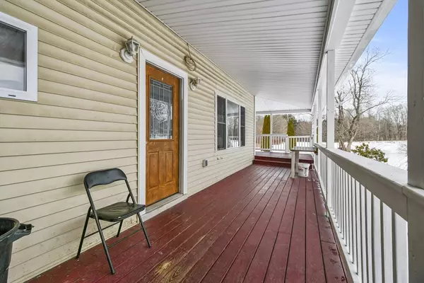 Hubbardston, MA 01452,10 Elm St