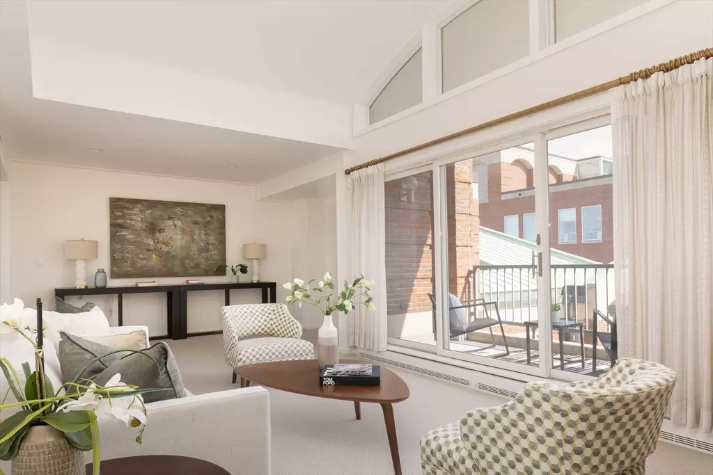 Cambridge, MA 02138,130 Mount Auburn St #506