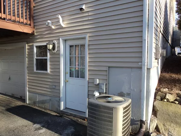 Uxbridge, MA 01569,23 Highland Park #23