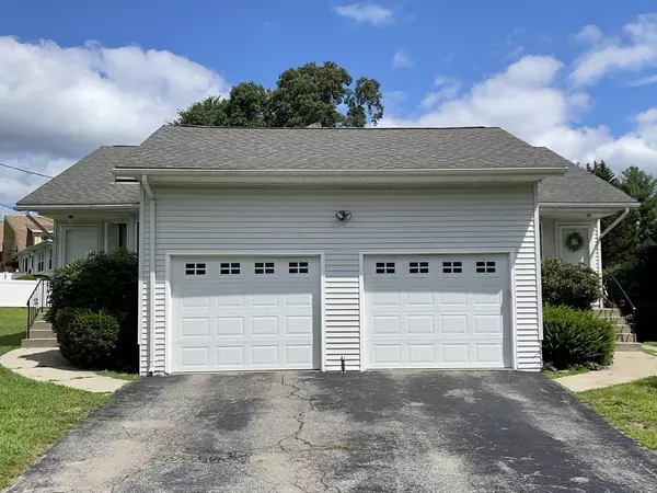 Worcester, MA 02136,15 Burghardt St #B
