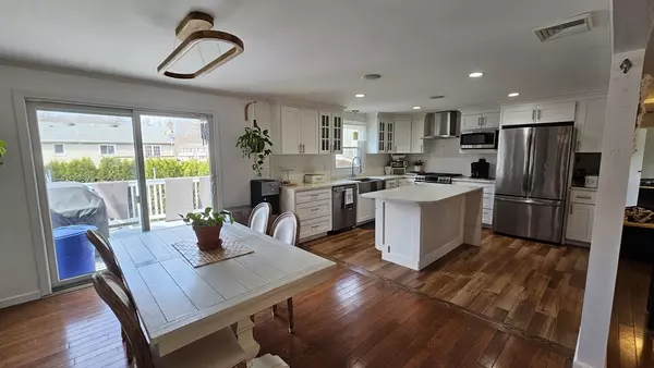 Milford, MA 01757,8 Hillcrest Dr