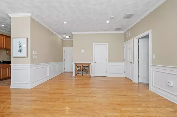 Medford, MA 02155,215 Harvard #24