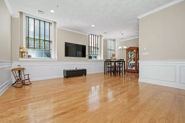 Medford, MA 02155,215 Harvard #24