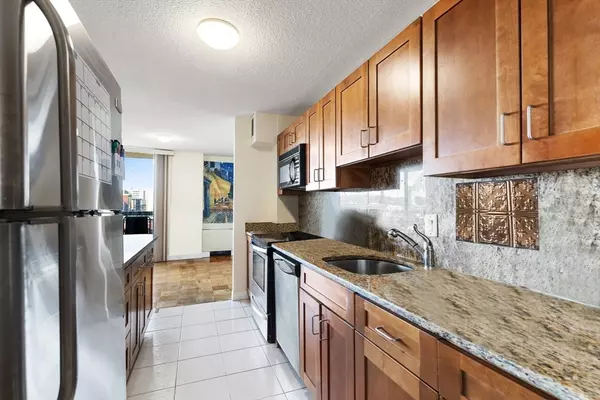 Brookline, MA 02446,60 Longwood Ave #902