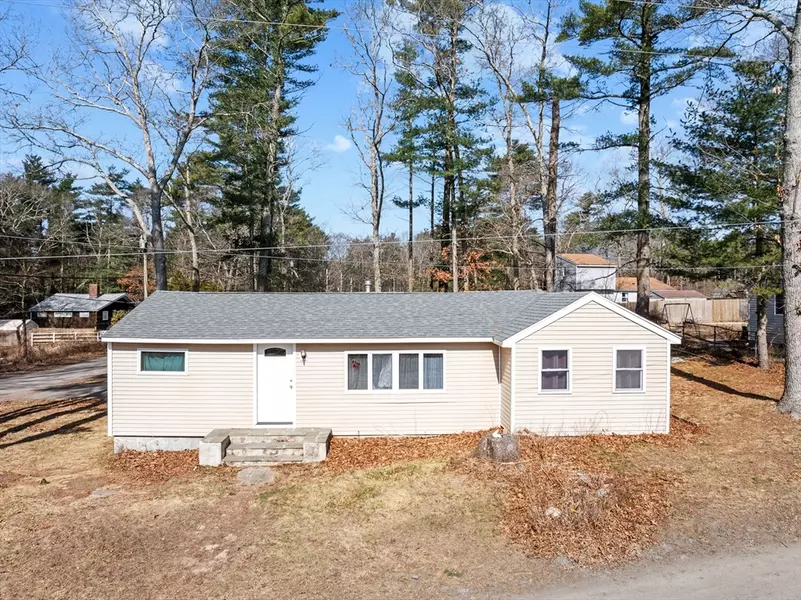 1 Violet St, Lakeville, MA 02347