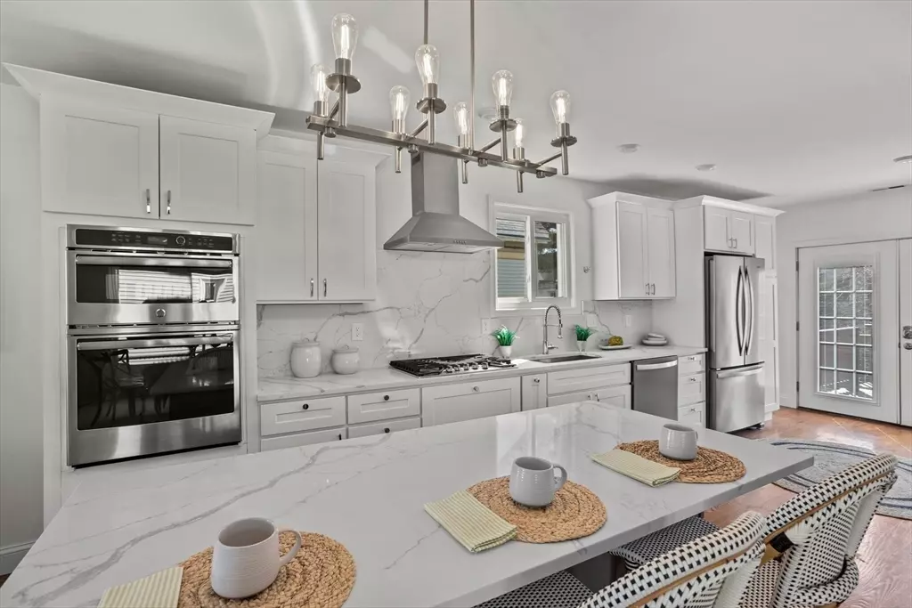 Somerville, MA 02145,98 Flint St #2