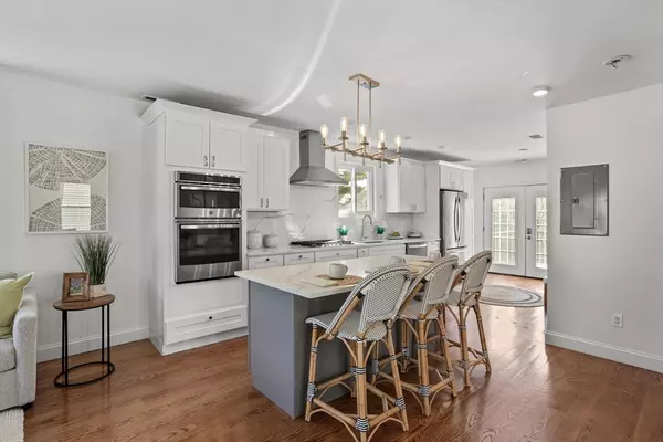 Somerville, MA 02145,98 Flint St #2