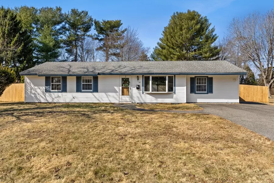 69 Glenwood Dr, Swansea, MA 02777
