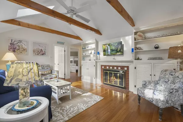 Dennis, MA 02670,16 Indian Pond Rd