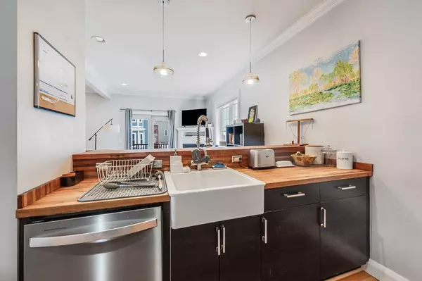 Boston, MA 02125,13 Spring Garden St #1