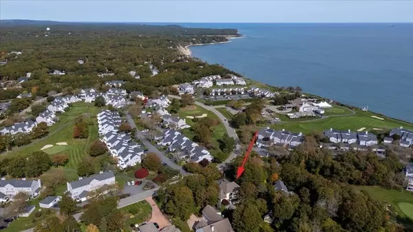 53 White Cliff Dr, Plymouth, MA 02360