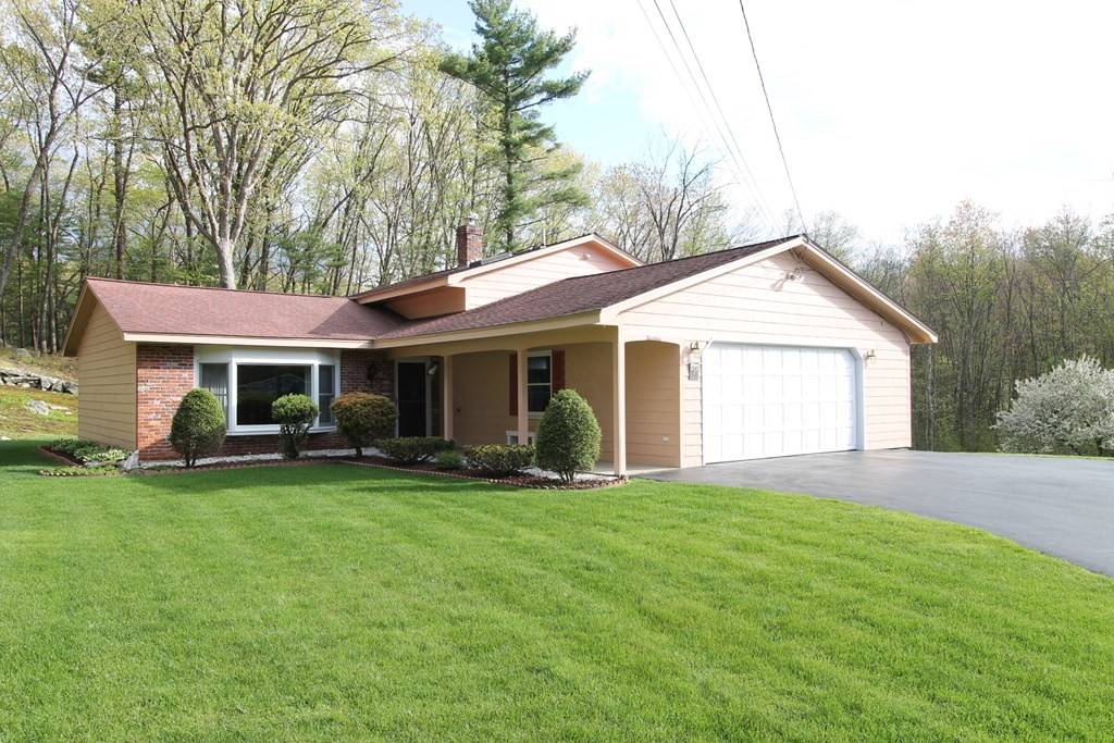 Chelmsford, MA 01824,14 Green Valley Dr