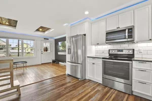 Acushnet, MA 02743,32 Westland Street