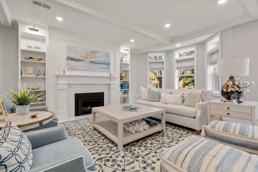 189 Babcock St #1, Brookline, MA 02446