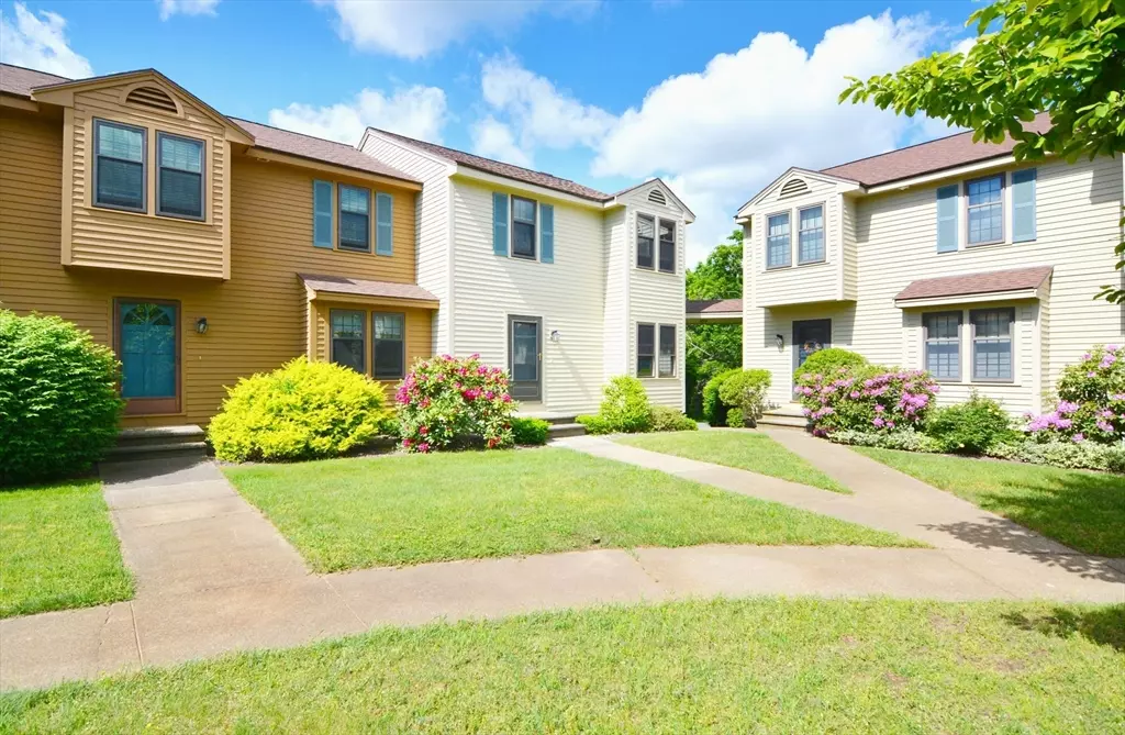 Tewksbury, MA 01876,92 Apache Way #92