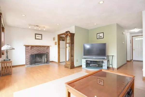 Tewksbury, MA 01876,92 Apache Way #92