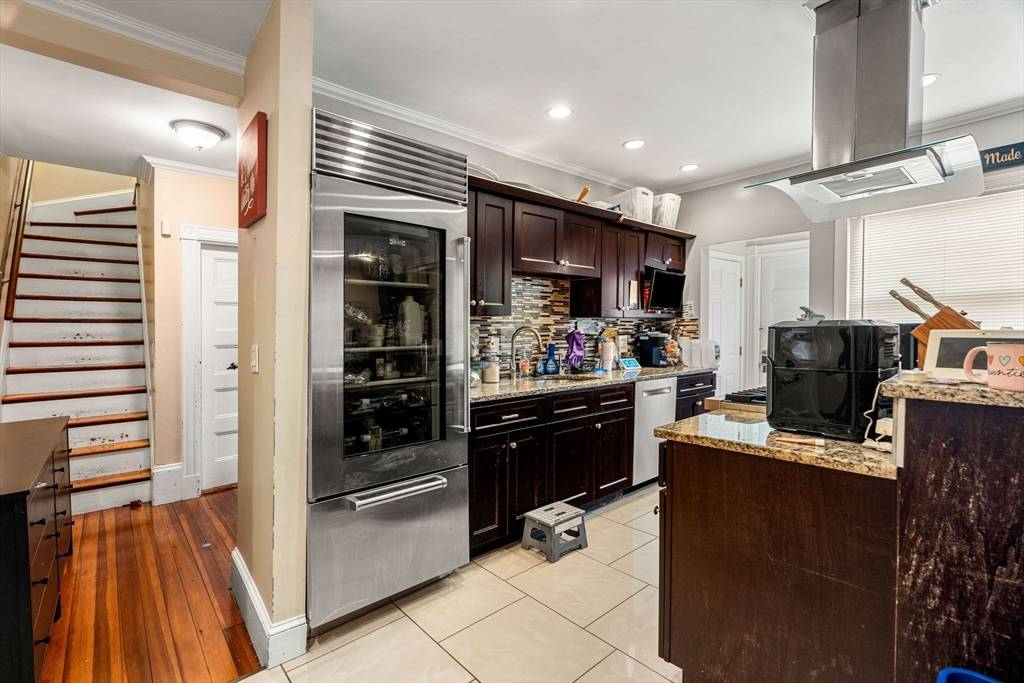 Boston, MA 02124,8 Silloway St