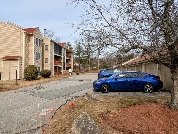 Tewksbury, MA 01876,16 Randolph Drive #16