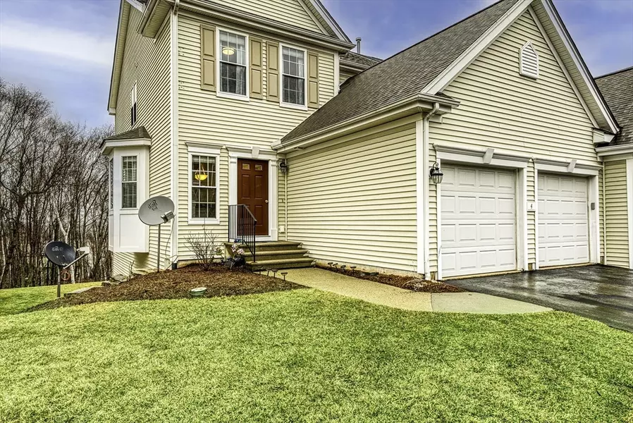 4 Daffodil Ct #4, Grafton, MA 01560