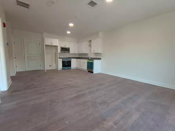 Revere, MA 02151,10 Franklin Ave #402