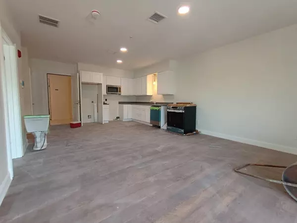 Revere, MA 02151,10 Franklin Ave #402
