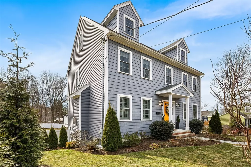 Reading, MA 01867,122 Lowell St