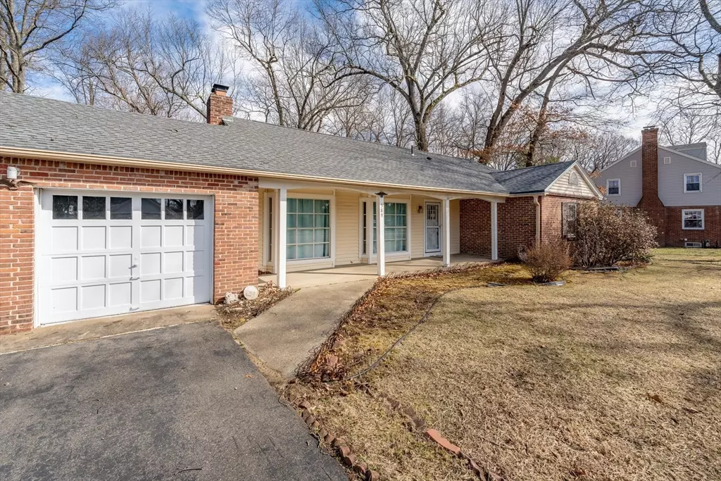 Springfield, MA 01118,589 Allen St
