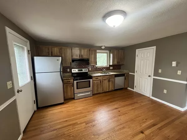 Franklin, MA 02038,272 W Central St #272