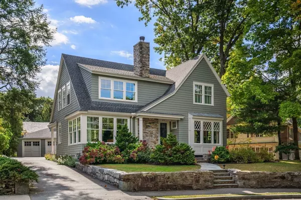 215 Lake Ave, Newton, MA 02461