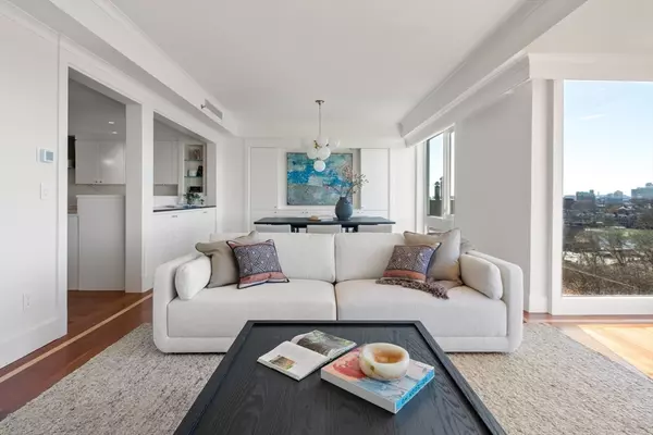 Cambridge, MA 02138,975 Memorial Drive #1105