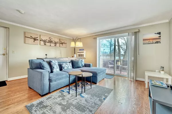 Wakefield, MA 01880,48 North Emerson St #8