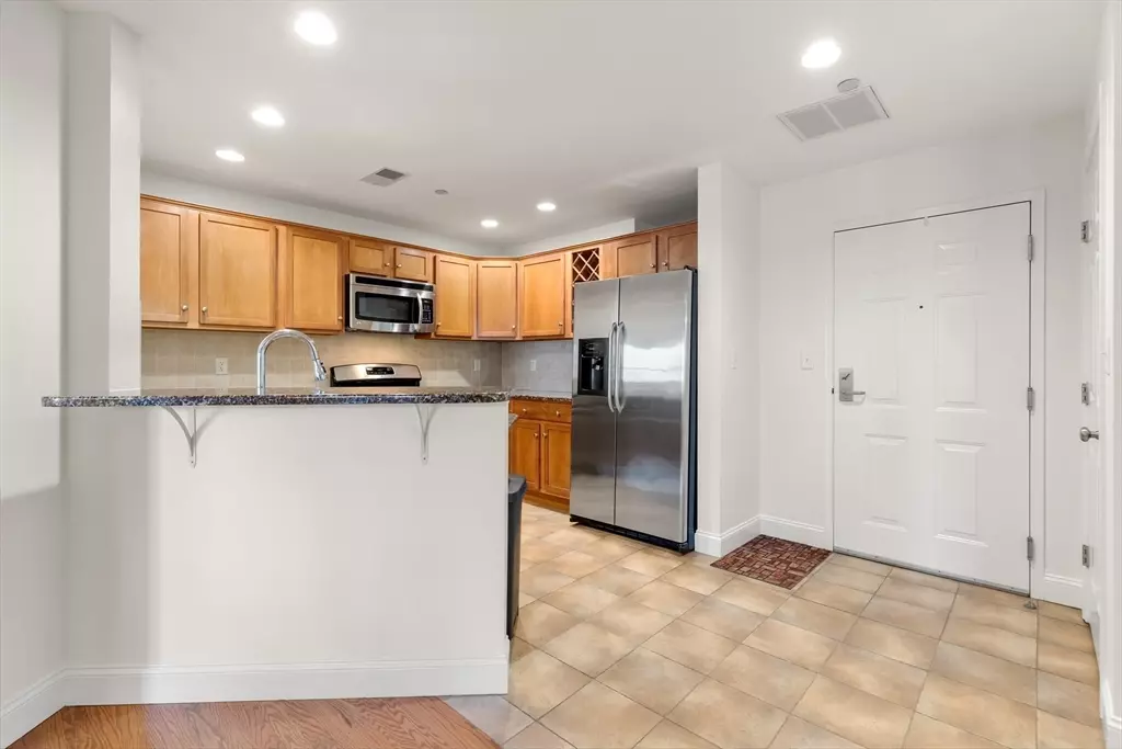 Everett, MA 02149,120 Wyllis Avenue #223