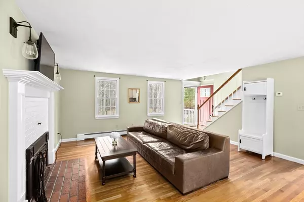 Pembroke, MA 02359,618 School St