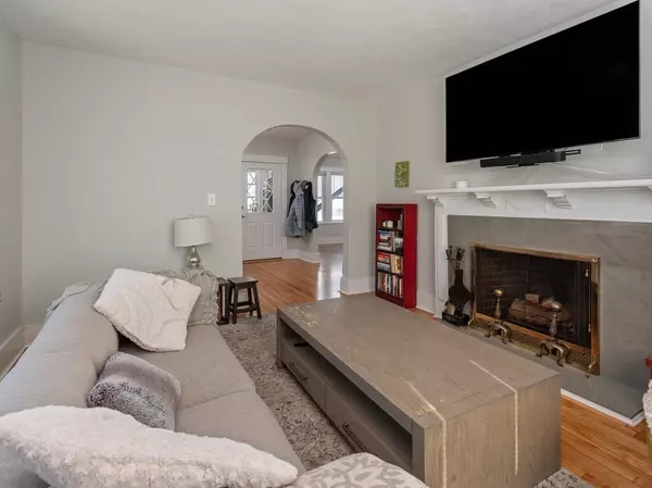 Worcester, MA 01602,11 Hadwen Ln