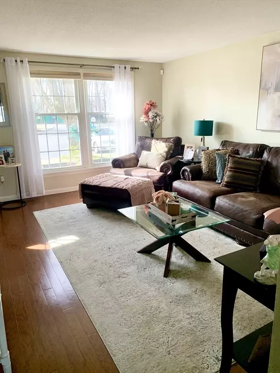 Agawam, MA 01001,70 Corey Colonial #70