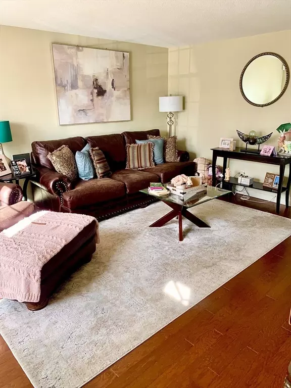 Agawam, MA 01001,70 Corey Colonial #70