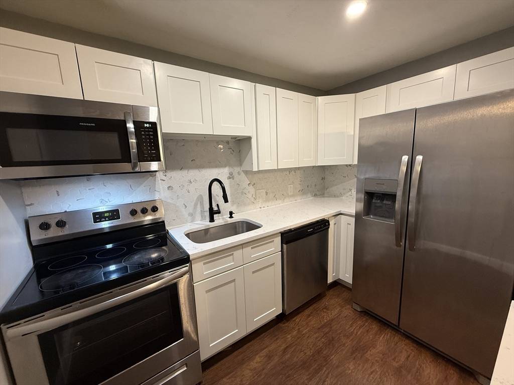 Mansfield, MA 02048,16 Erick Rd #16