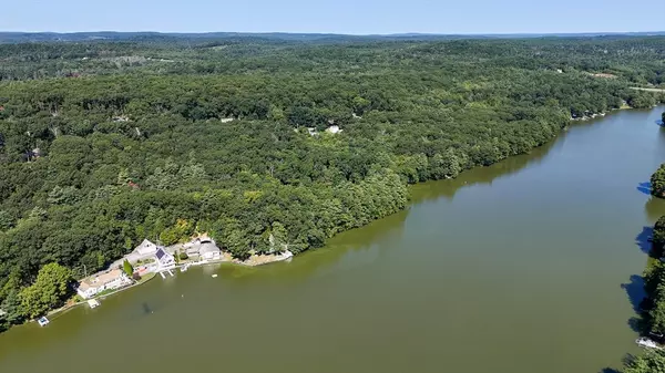 Sturbridge, MA 01518,66 Westwood