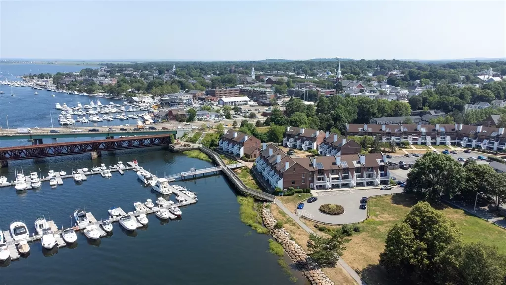 Newburyport, MA 01950,126 Merrimac St #11