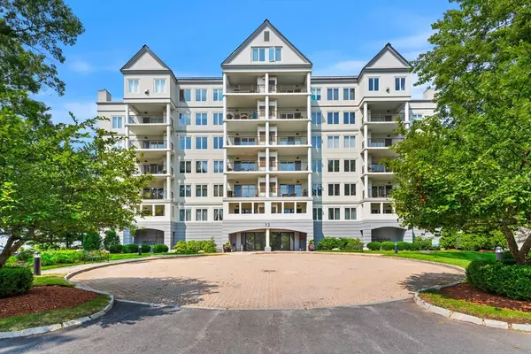 12 Mountain Laurels Drive #208, Nashua, NH 03062