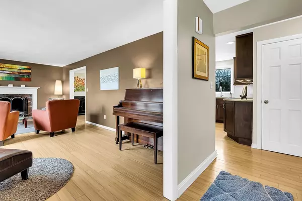 Westborough, MA 01581,2 Juniper Cir