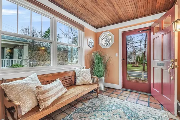 Needham, MA 02492,308 Warren Street