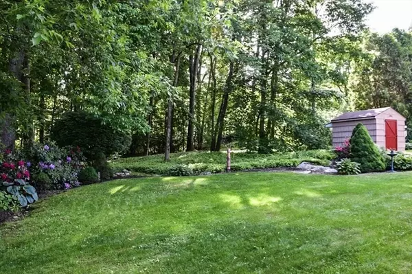 Dudley, MA 01571,17 Charlton Rd