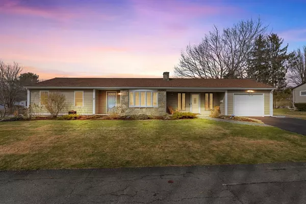 15 Brisbon Rd, Somerset, MA 02726