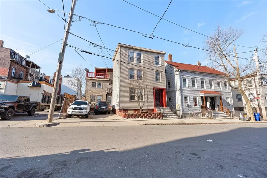 10 Blossom Street, Chelsea, MA 02150