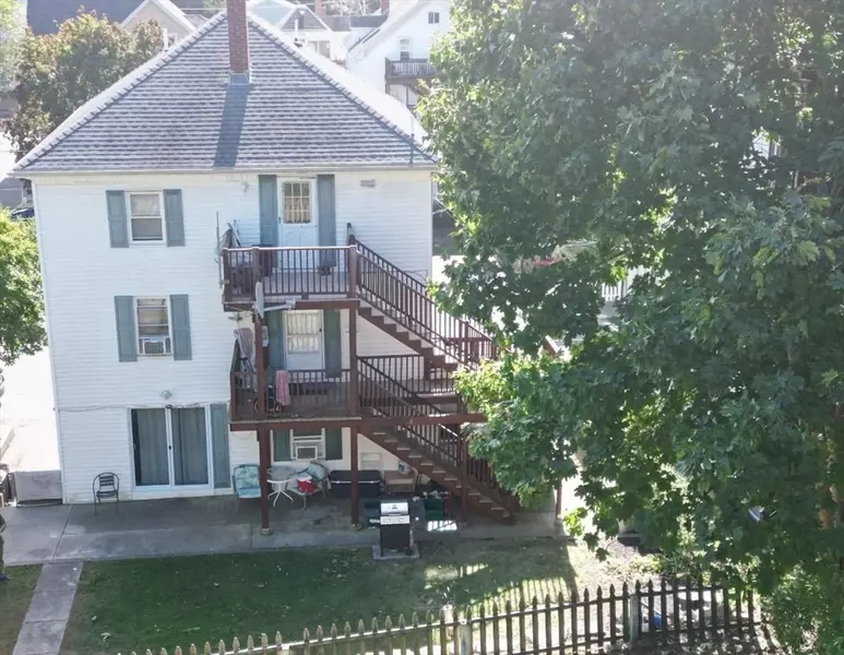 52 Taylor, Gloucester, MA 01930