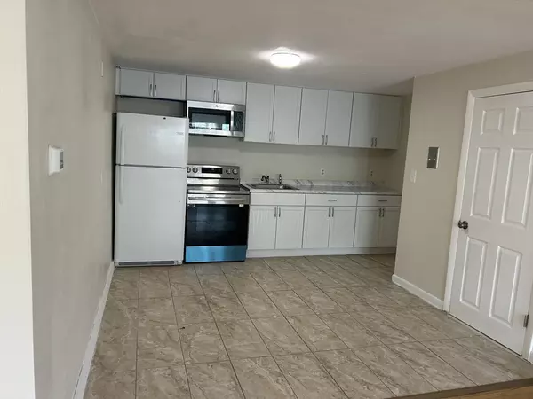 Lynn, MA 01902,51 Laighton St #4