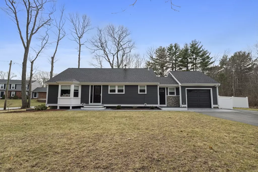 Avon, MA 02322,27 Leo's Ln