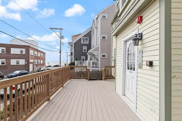 Gloucester, MA 01930,12-14 Middle St #3,5