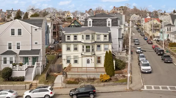 Gloucester, MA 01930,12-14 Middle St #3,5